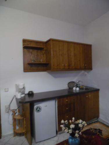 Hostal Elatos Rooms