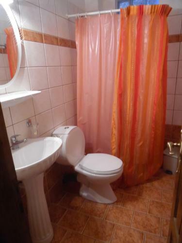 Hostal Elatos Rooms