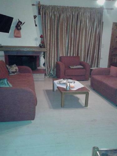 Hostal Elatos Rooms