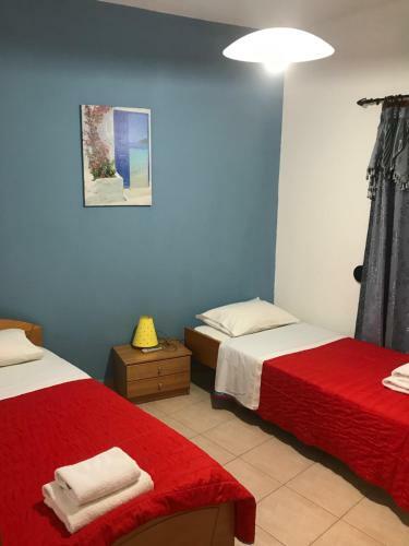 Vrisi Apartments & Villa