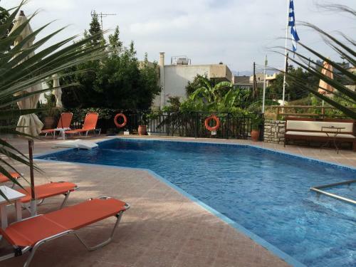 Vrisi Apartments & Villa