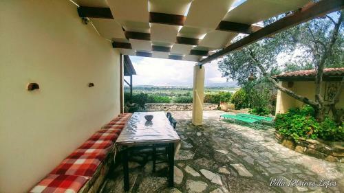 Villa Lofos Wood & Stone