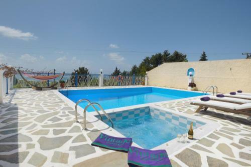 Paramonas Villa Sleeps 4 Pool Air Con Wifi