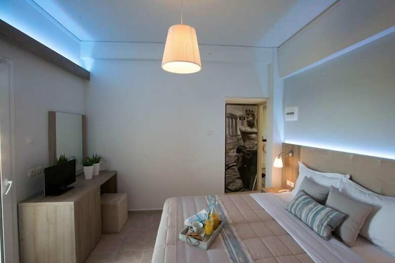 Hotel 12 Olympian Gods