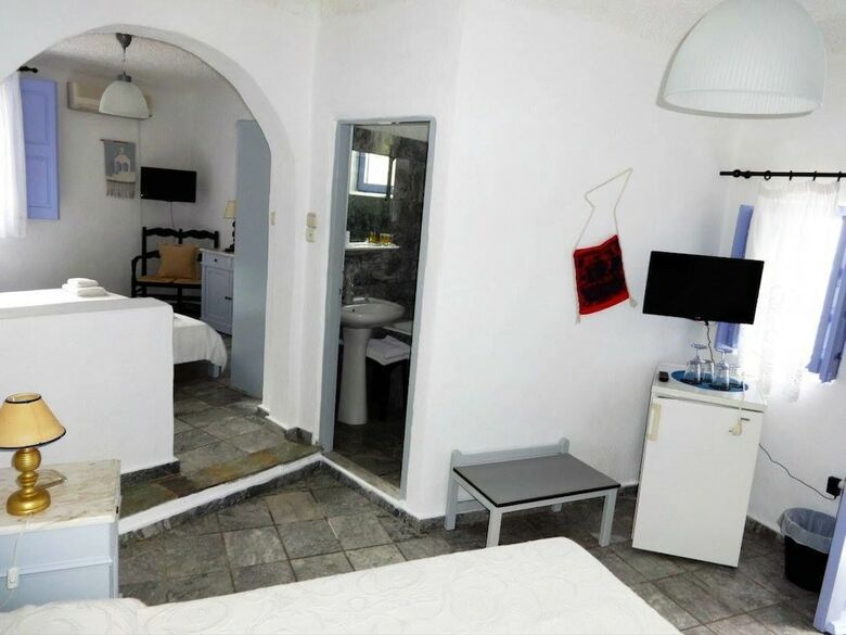 Porto Sikinos Hotel