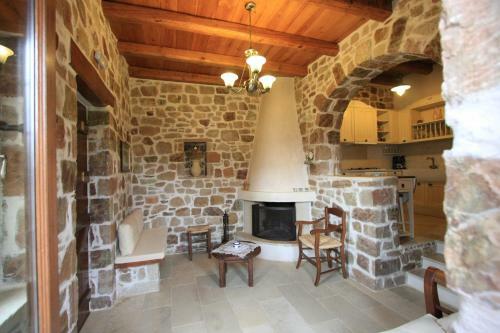 Lithos Traditional Guest Houses