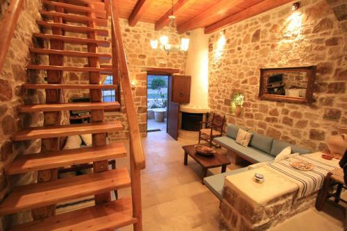 Lithos Traditional Guest Houses