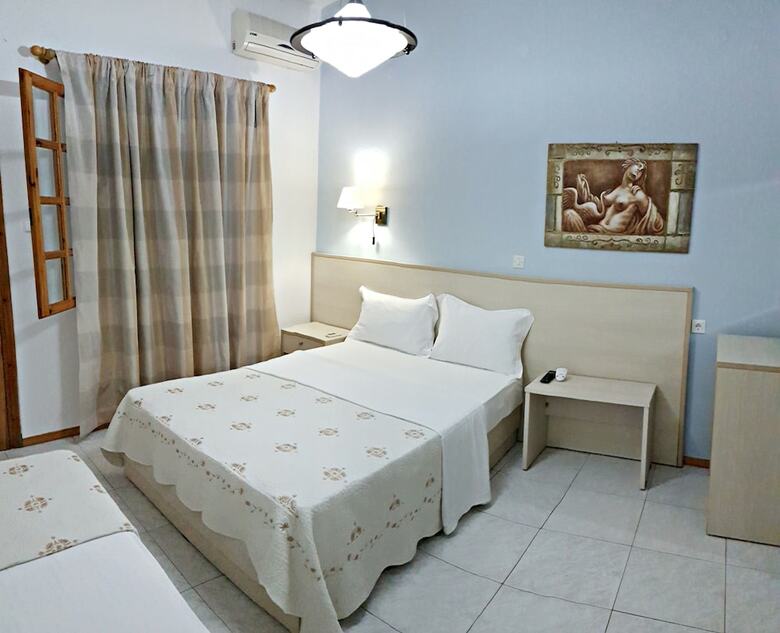 Studios & Apartments Efrosini