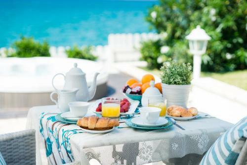 Neptune Sea House - Beachfront / Jacuzzi