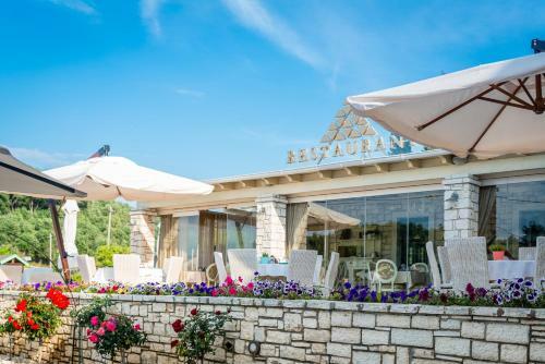 Neptune Sea House - Beachfront / Jacuzzi