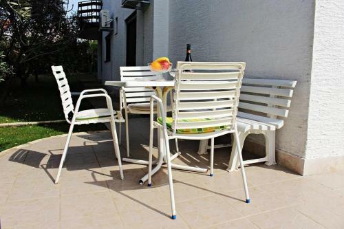 Two-bedroom Apartment In Zadar II