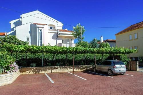Two-bedroom Apartment In Zadar II