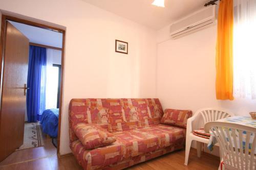 Apartments By The Sea Igrane, Makarska - 6840