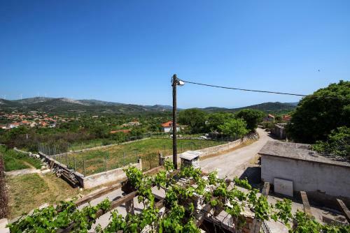 Apartamentos Trogir Hinterland Holiday Home