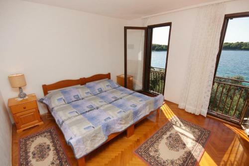 Apartments By The Sea Maslinica, Solta - 5212