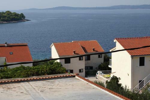 Apartments By The Sea Maslinica, Solta - 5212