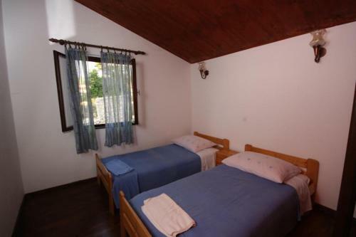 Apartments By The Sea Maslinica, Solta - 772