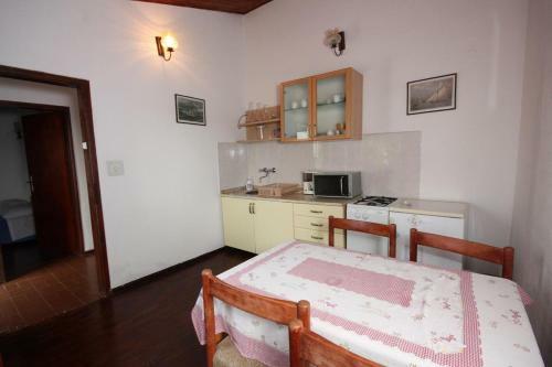 Apartments By The Sea Maslinica, Solta - 772