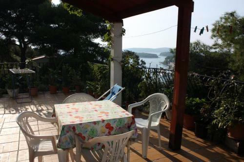 Apartments By The Sea Maslinica, Solta - 772