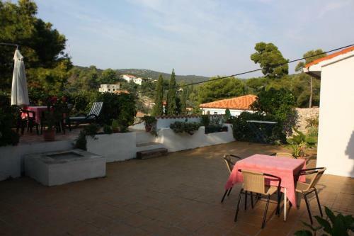 Apartments By The Sea Maslinica, Solta - 772