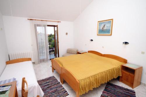 Hostal Rooms With A Parking Space Gornje Selo, Solta - 5170