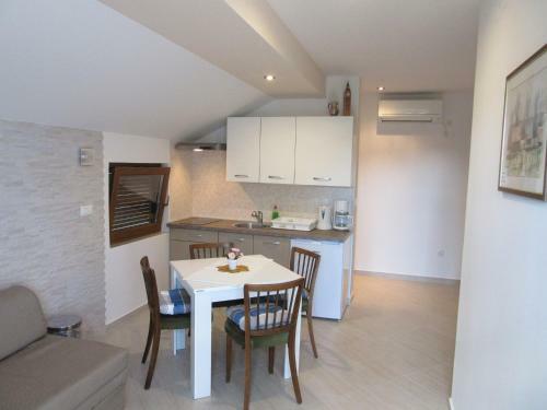 Apartments Karlobag/velebit Riviera 17136