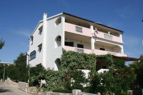 Apartment Mandre 523a