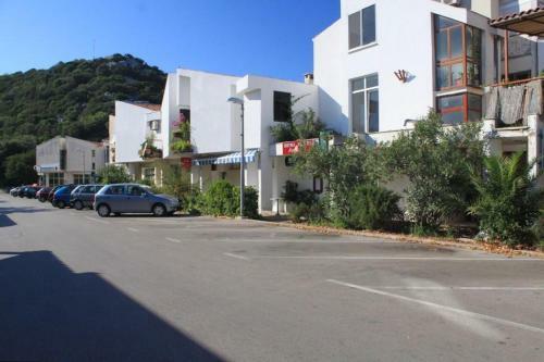 Apartments With Wifi Lastovo - 8343