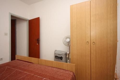 Apartments With A Parking Space Grebastica, Sibenik - 6103
