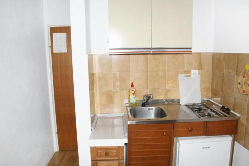 Apartments By The Sea Mandre, Pag - 4101