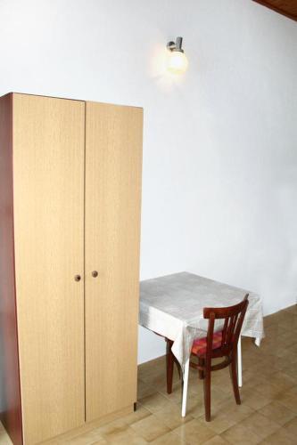 Apartments By The Sea Mandre, Pag - 4101