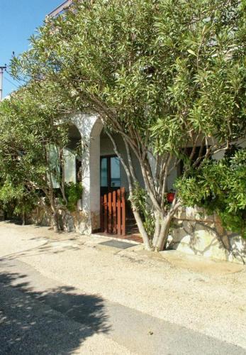 Apartments By The Sea Mandre, Pag - 4101