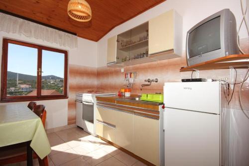 Apartments By The Sea Lukoran (Ugljan) - 8475