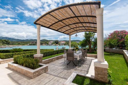 Villa Loviste Paradise