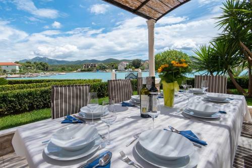 Villa Loviste Paradise