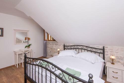 Villa Loviste Paradise