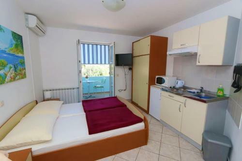 Apartments By The Sea Jakisnica, Pag - 6584
