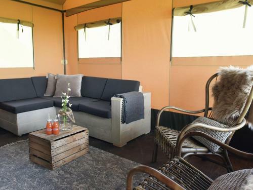 Beautiful Tent Lodge In Callantsoog With Garden