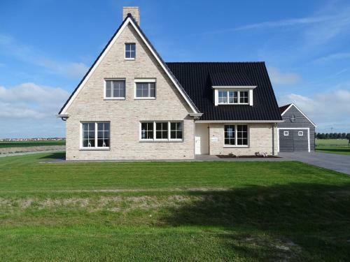 Lovely Villa In Cadzand Near Beach