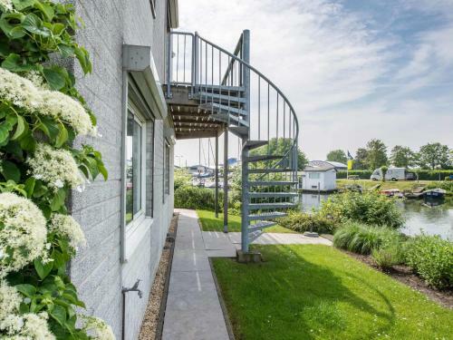 Detached Water Villa In Kortgene By The Sea
