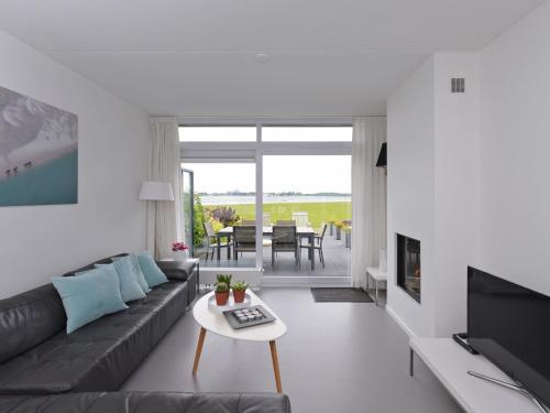 Contemporary Holiday Home In Kamperland With Private Jetty