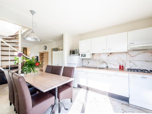 Spacious Holiday Home In Kamperlande By The Sea