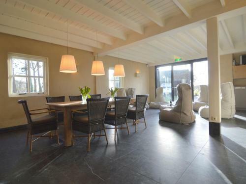 Spacious Villa With Garden In Ulvenhout