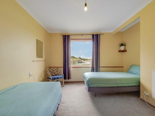 Surat Bay Lodge By The Sea/backpackers Hostel