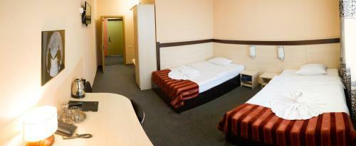 Hotel Business Life