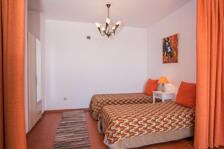 Villa Vivenda Da Esquina By Mhm