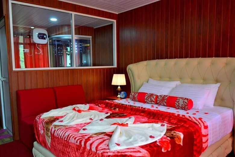 Hotel Dam House
