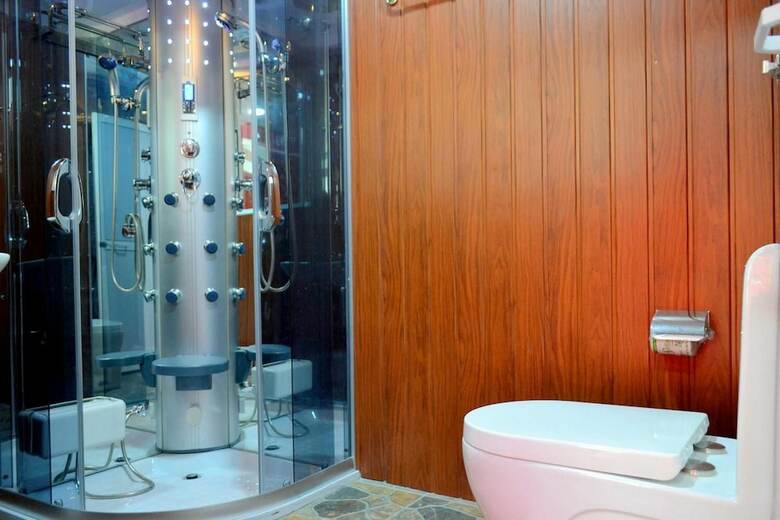 Hotel Dam House