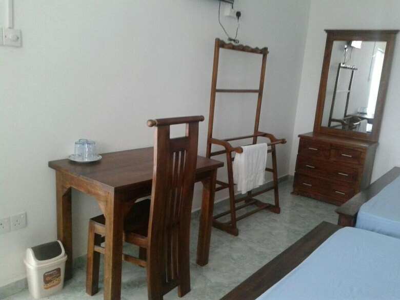 Hotel Dam House