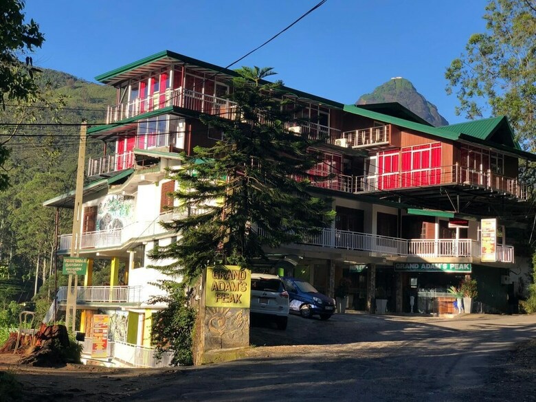 Hotel Dam House